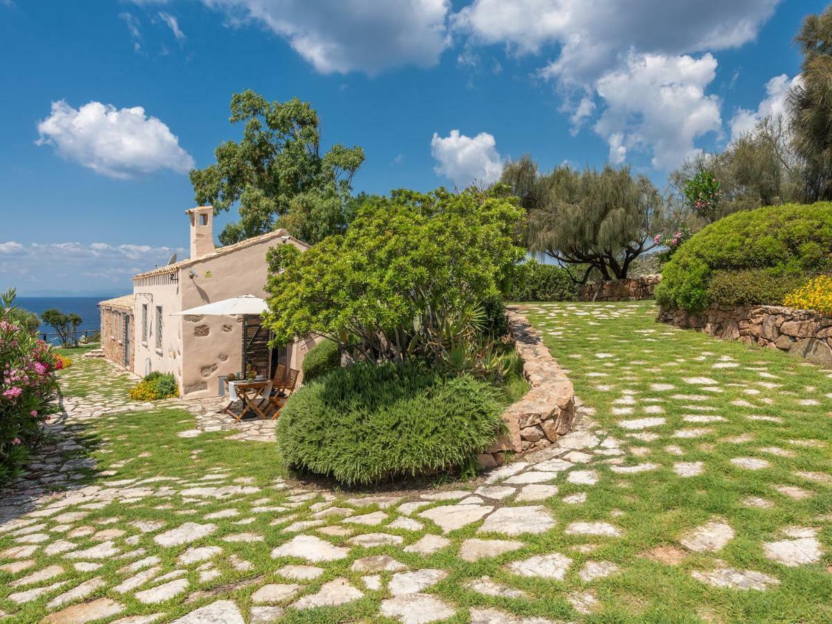 Angolo Di Paradiso Sul Mare Geremeas Exterior photo